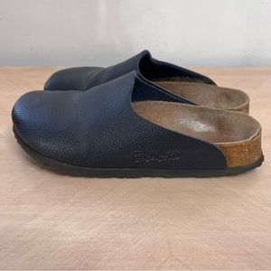 Birkenstock Birki's Amsterdam Navy Blue Pebbled Leather Clog women’s size 6.5-7
